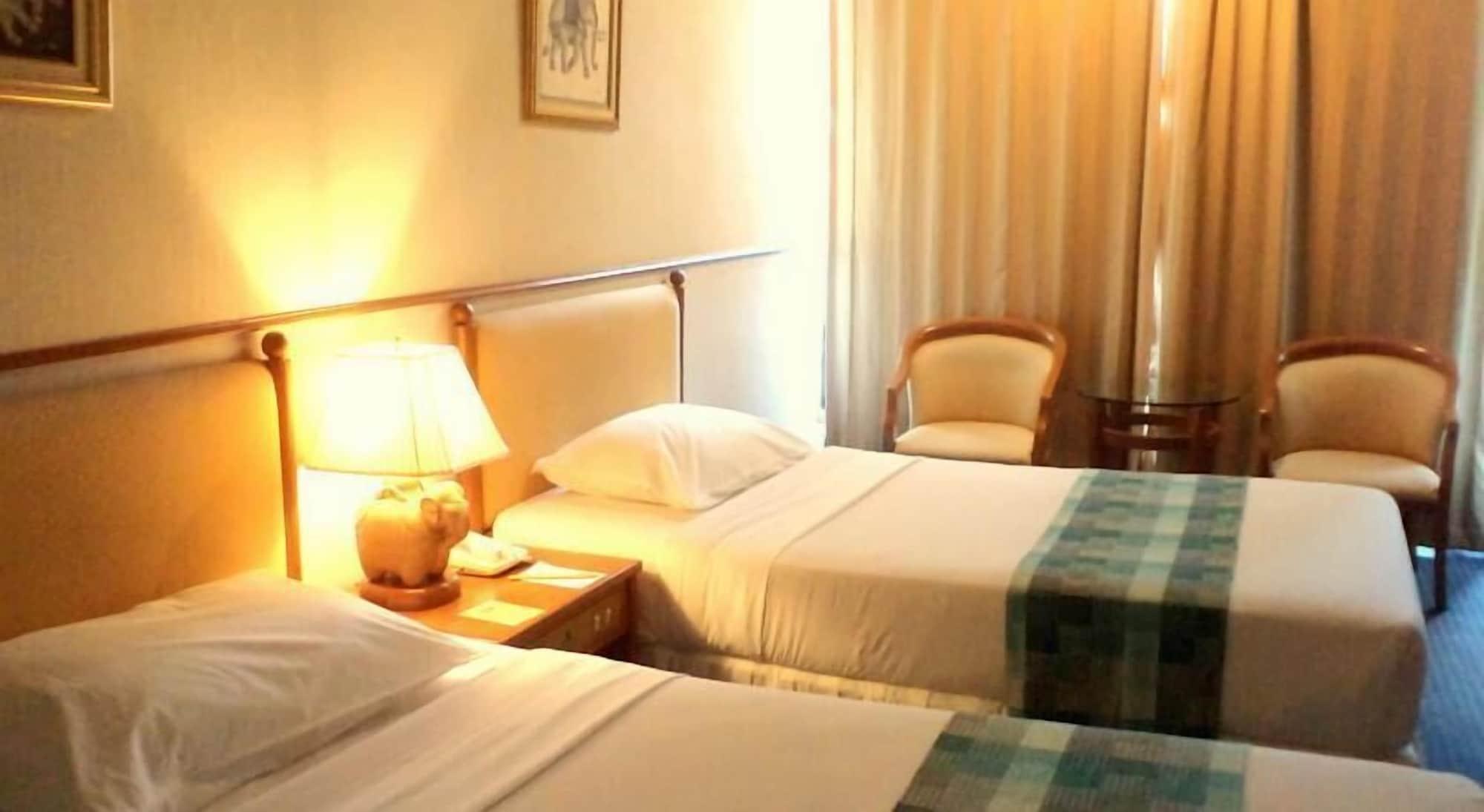 Tarin Hotel Chiang Mai Exteriör bild