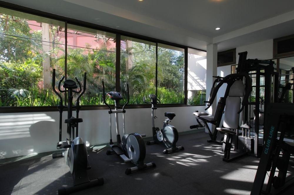 Tarin Hotel Chiang Mai Exteriör bild