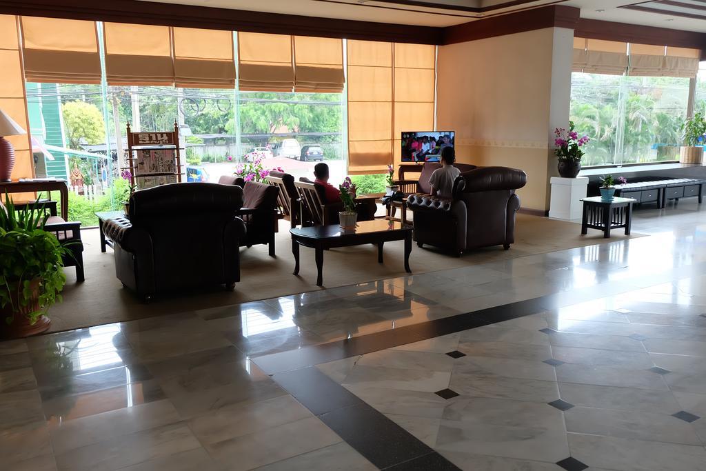 Tarin Hotel Chiang Mai Exteriör bild